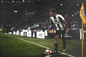 开云体育平台APP-步行者血拼国王，字母哥在西甲国家德比接管比赛，体育全球化下的文化交融与身份重构